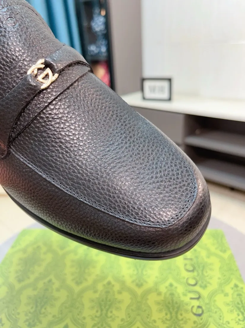 Men's shoes 💰500🌹🌹Niuli [GUCCI Gucci] A new style of formal men's leather shoes is coming~ The original quality upper is made of patent leather imported from Italy, the leather is soft and delicate, comfortable and soft first-layer cowhide lining, rubber wear-resistant outsole, the shoe shape is dignified and domineering, and the luxury charm cannot be concealed! The natural and free nouveau riche leads the trend. Code number: 38-44